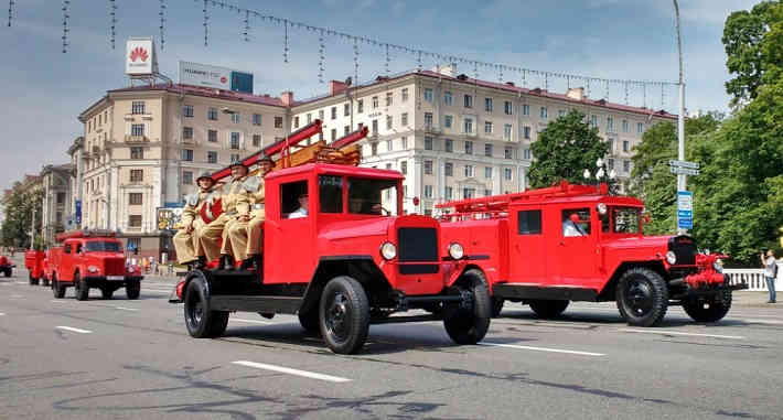 Парад в честь 165-летия пожарной службы Беларуси