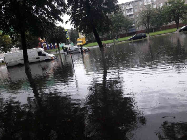 Гомель «поплыл». Из-за проливного дождя уже затоплены некоторые улицы‍