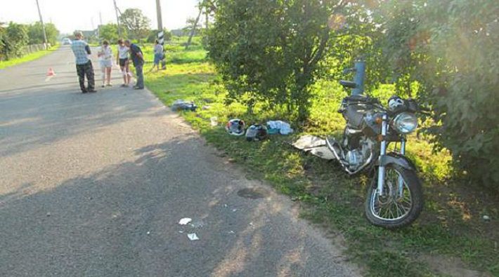 В Столбцовском районе 19-летняя мотоциклистка сбила 5-летнего мальчика‍