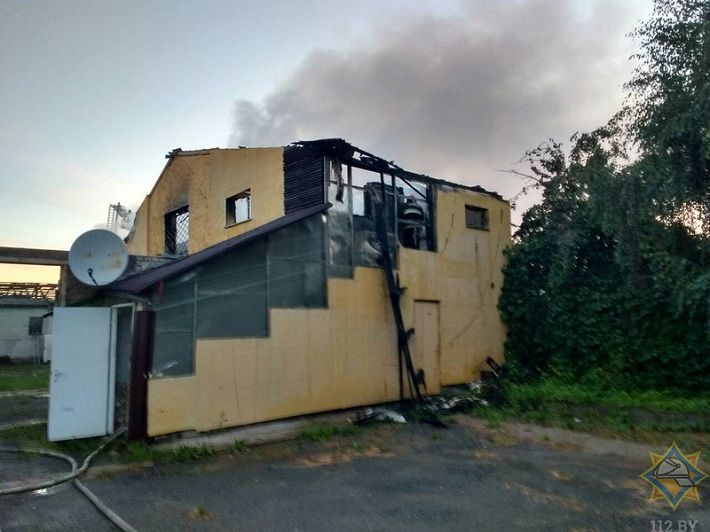 ЧП в Узденском районе: горело здание производства по упаковке кукурузных палочек‍