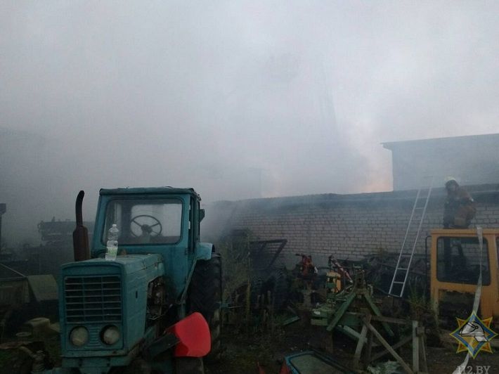 ЧП в Узденском районе: горело здание производства по упаковке кукурузных палочек‍