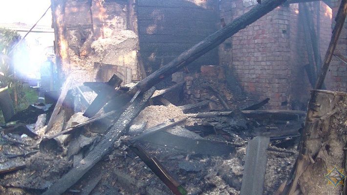 В Минске сгорел двухквартирный дом. Погиб мужчина