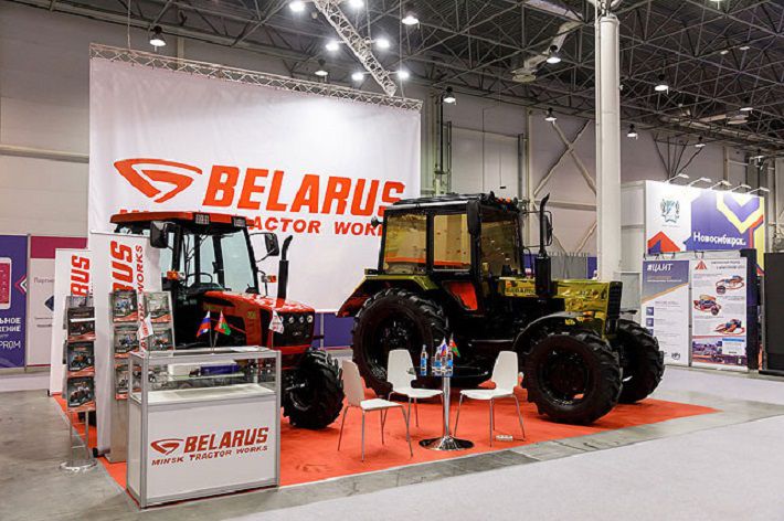Золотой трактор МТЗ представили на выставке в Новосибирске‍