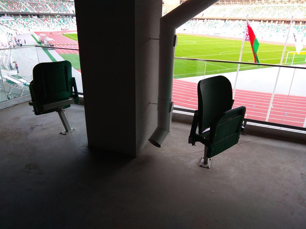 На стадионе «Динамо» исправили систему водостоков, из которых вода текла под ноги зрителям‍
