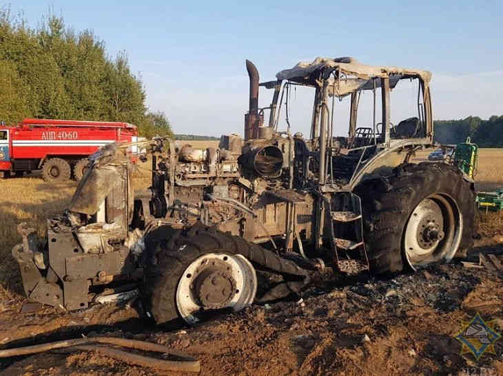 Трактор загорелся в поле в Ивьевском районе‍