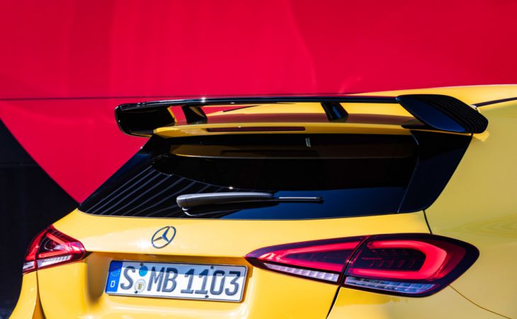 Самый дешёвый Mercedes-AMG: чуть медлительней конкурентов