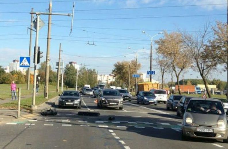 Самосвал оборвал контактную линию троллейбусов в Минске‍