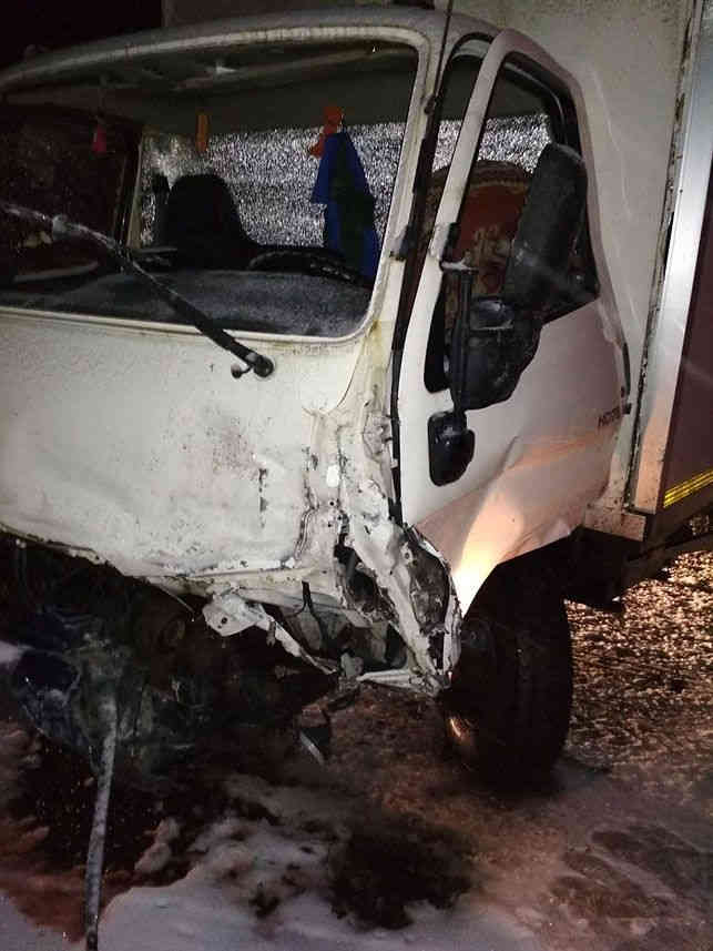 Жуткое ДТП под Лепелем: Renault на встречке врезался в грузовик