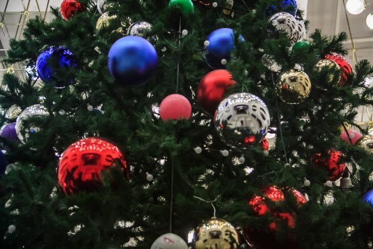 Чем нельзя украшать елку на Новый год 2019: новогодние приметы