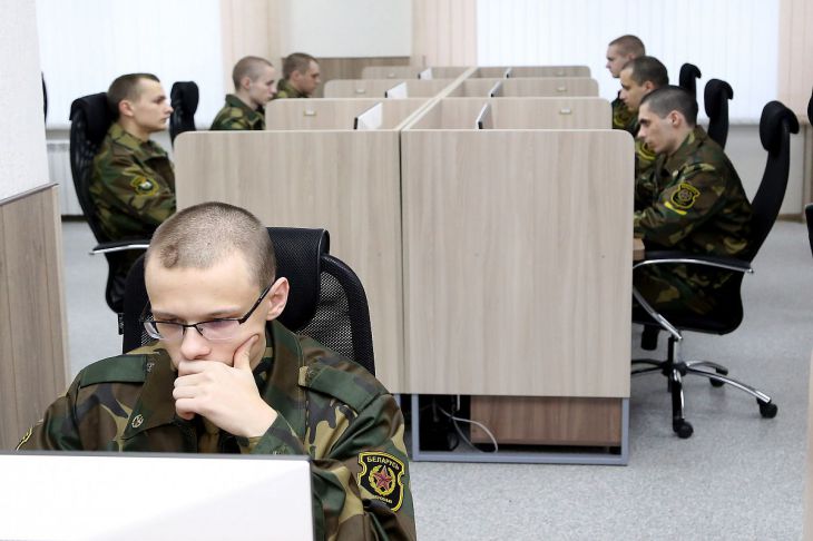 В Беларуси создали первую IT-роту. При наборе был конкурс в восемь человек на место