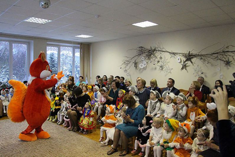 Минприроды подарило детскому дому №3 Минска сертификат на покупку автомобиля