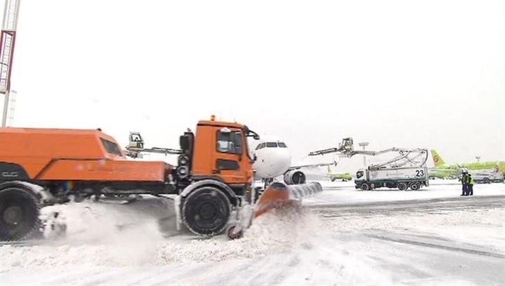 Снегопад в Москве: 11 рейсов отменили, 30 задержали