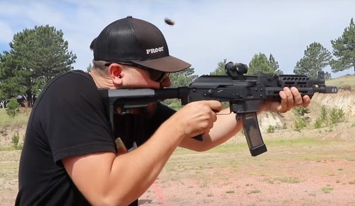 Пистолет-пулемет российского спецназа начали выпускать в США Пистолет-пулемет российского спецназа начали выпускать в США