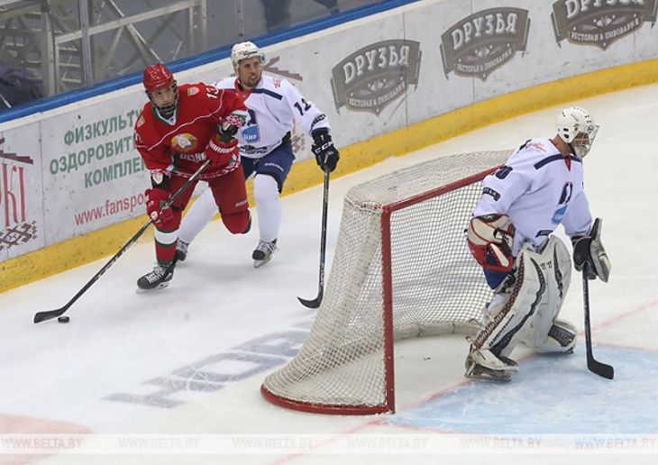 Хоккейная команда президента Беларуси победила сборную IIHF на Рождественском турнире