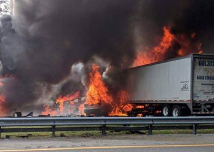 Во Флориде в огненном ДТП погибли шесть человек Во Флориде в огненном ДТП погибли шесть человек