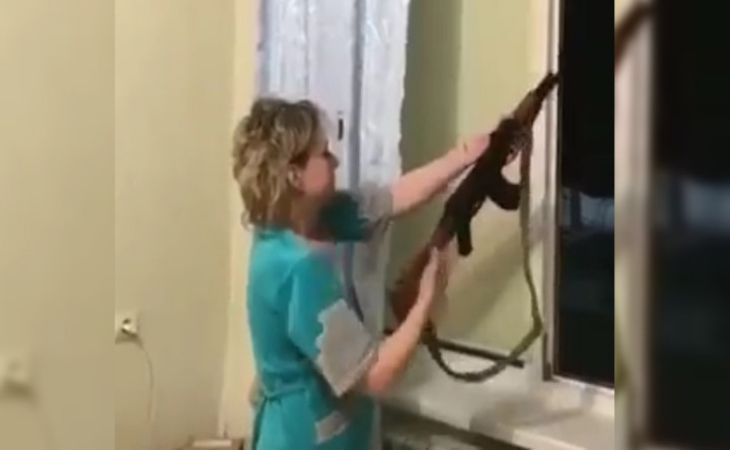 Женщина встретила Новый год автоматной очередью из окна