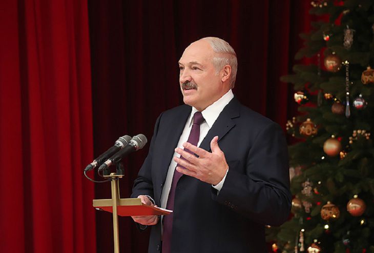 Лукашенко поздравил белорусов с Рождеством