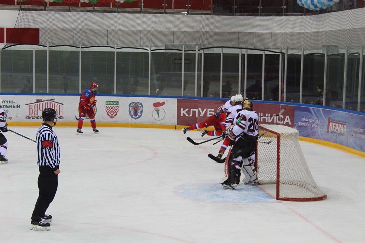 На Рождественском турнире начинаются полуфинальные матчи