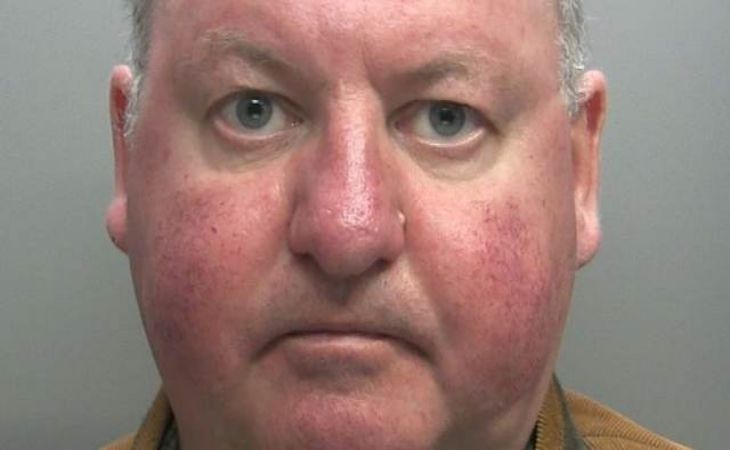 «Найди дубинку»: Полицейский попал в тюрьму за сексуальные игры с маленьким мальчиком «Найди дубинку»: Полицейский попал в тюрьму за сексуальные игры с маленьким мальчиком