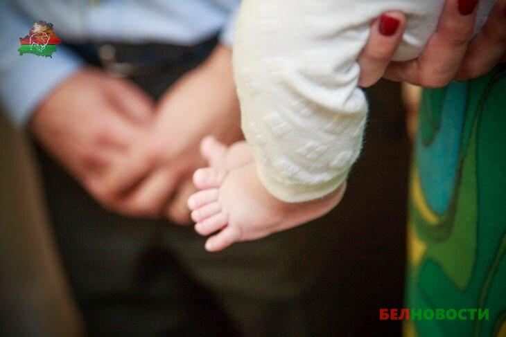 Женщина сняла на телефон свои издевательства над сыном и выложила в сеть (18+)