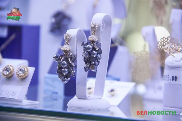 В Оршанском районе приятель позарился на золотые изделия и часы друга