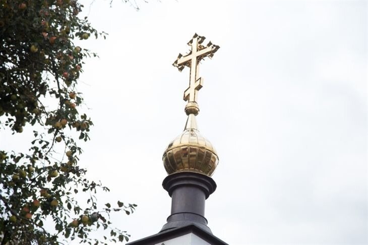 Скотч и проволока: мужчина воровал деньги из ящика для пожертвований в храме Скотч и проволока: мужчина воровал деньги из ящика для пожертвований в храме