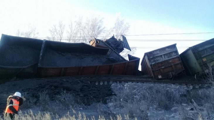 29 вагонов с углём сошли с рельсов в Иркутской области