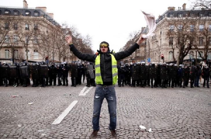 Во Франции прошла девятая акция протеста «желтых жилетов»