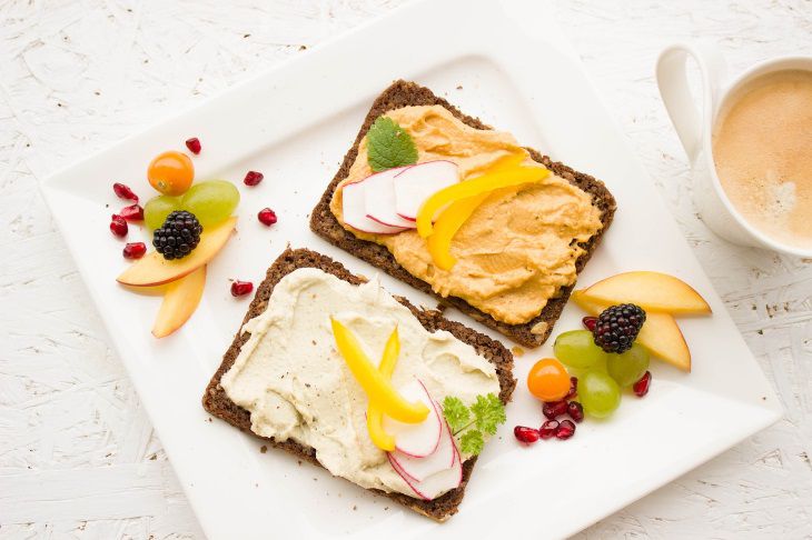 Диетологи назвали идеальный завтрак, снижающий риск сердечного приступа