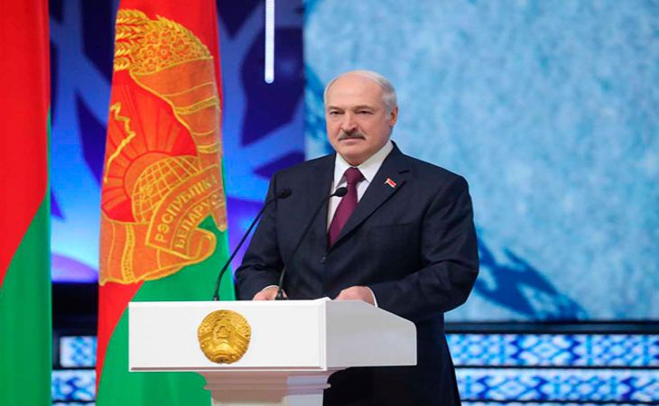 Лукашенко призвал привести вузовские и школьные программы в нормальный вид