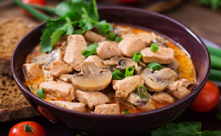 Готовим паприкаш или мясо по-венгерски с грибами Готовим паприкаш или мясо по-венгерски с грибами