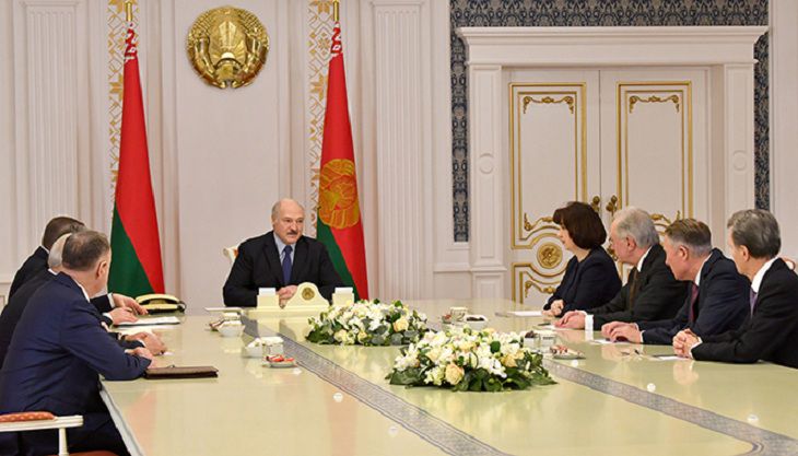Лукашенко: полыхающий в Украине пожар не должен перекинуться на Беларусь