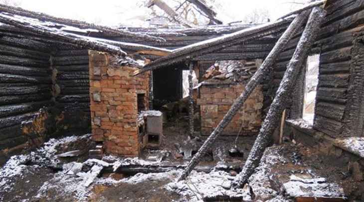 Следователи проводят проверку по факту пожара с тремя погибшими в Кричевском районе