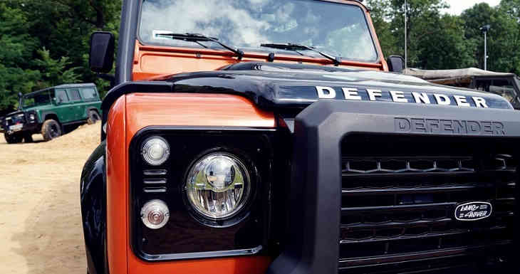 Land Rover Defender, как у «Бонда», выставлен на продажу
