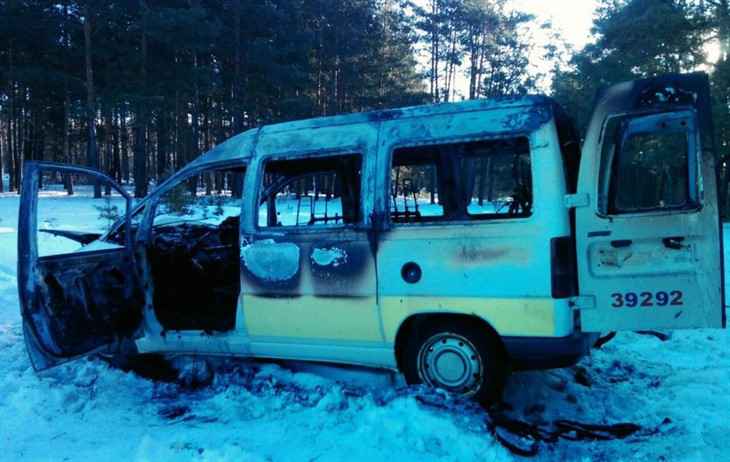Житель Калинковичей исполосовал ножом таксиста, а затем поджег автомобиль