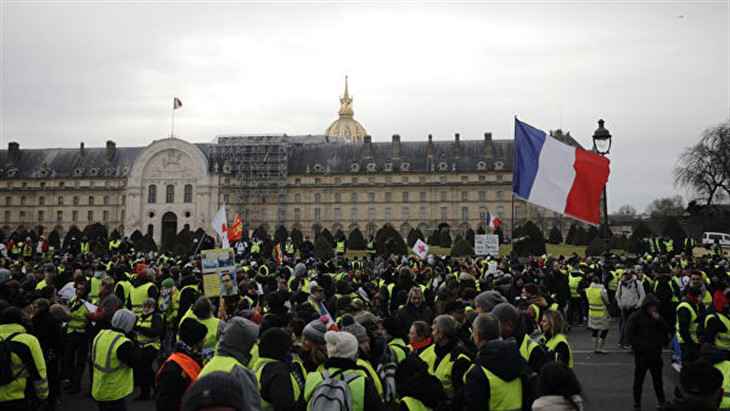 На акции «желтых жилетов» во Франции задержали около 300 человек