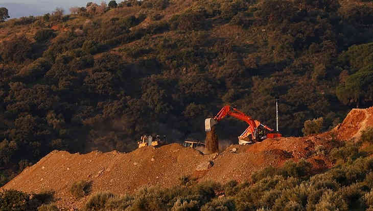 Операция по спасению двухлетнего ребёнка в Испании продолжается