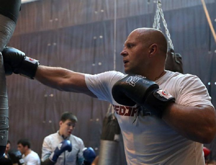 Федор Емельяненко проиграл финальный поединок Гран-при Bellator