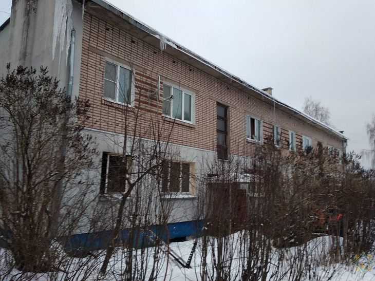 На пожаре в Минском районе работники МЧС спасли 8 человек