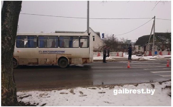 В Жабинке на переходе автобус сбил 14-летнюю девочку: она в реанимации