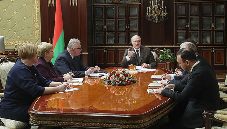 Лукашенко не намерен заниматься реформами в образовании