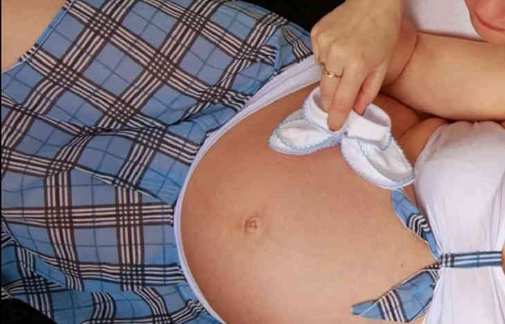 Ребенок случайно выстрелил в лицо беременной матери