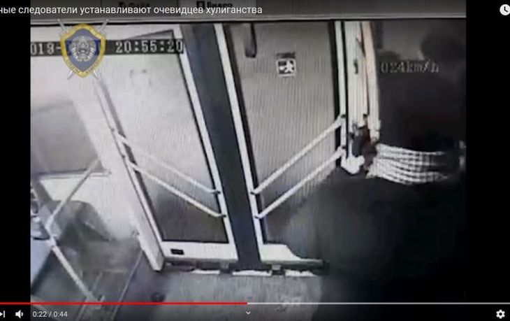 Пьяный хулиган напал на школьницу в троллейбусе в Минске