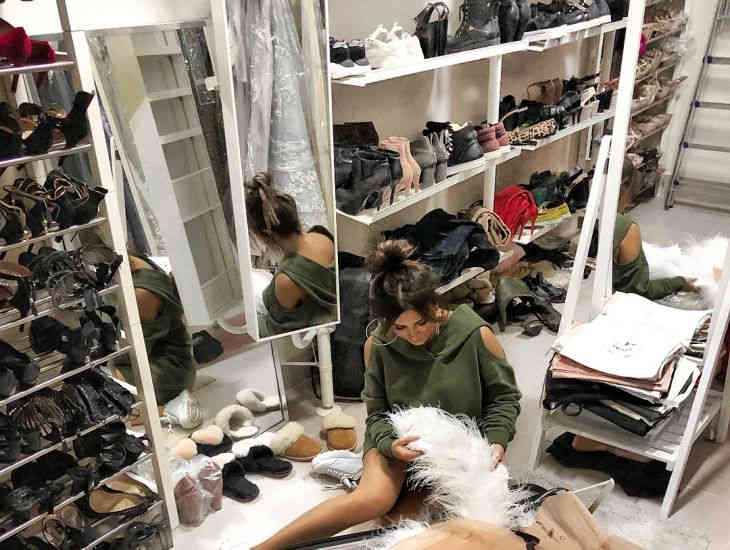 «Не утоните в обуви»: Ани Лорак показала, как собирает чемоданы на гастроли 
