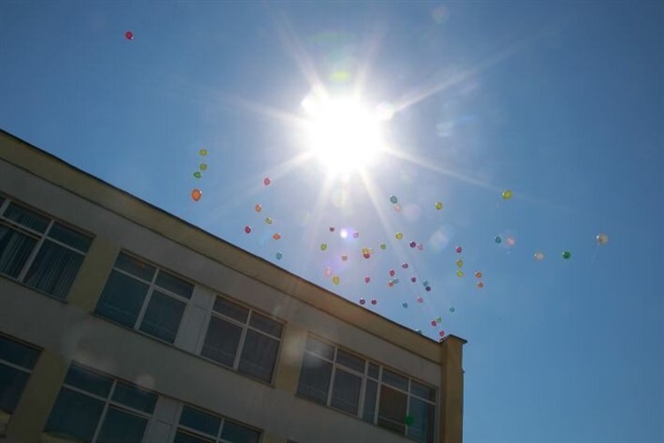 Пущу вас всех на колбасу!: Учительница запугала своей агрессией даже родителей учеников Пущу вас всех на колбасу!: Учительница запугала своей агрессией даже родителей учеников