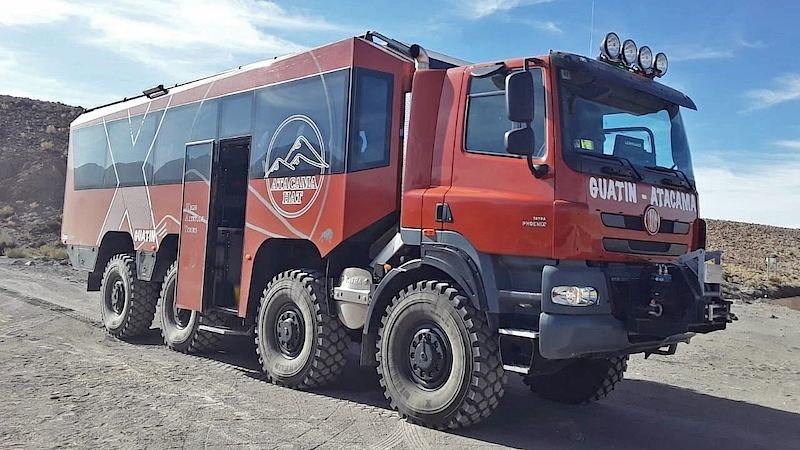 Из грузовика Tatra построили туристический автобус