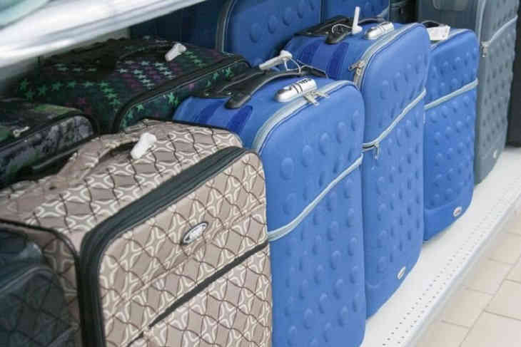 Возле дороги обнаружили чемодан с телом женщины Возле дороги обнаружили чемодан с телом женщины