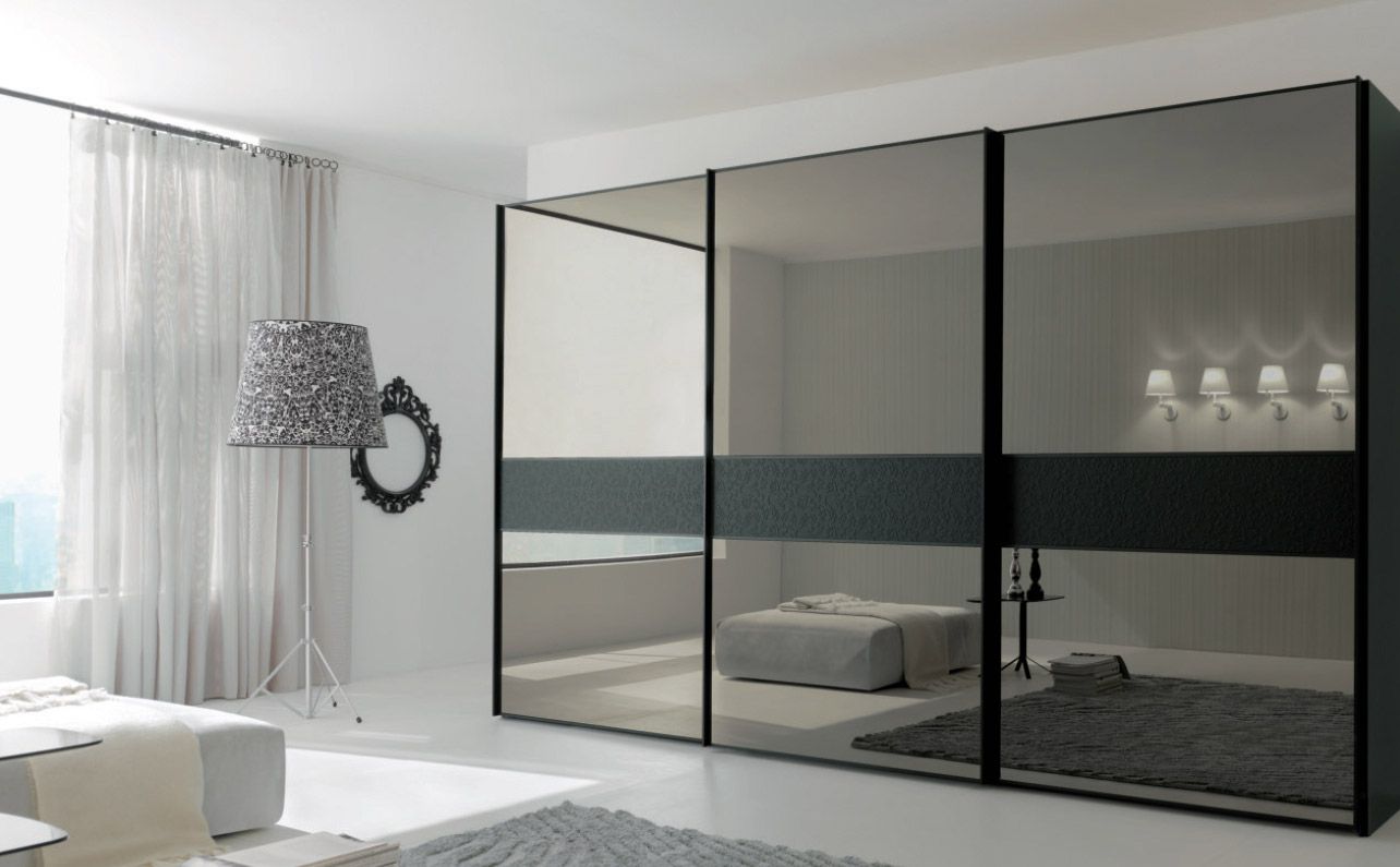 Ученые: зеркало в спальне вредит здоровью человека Ученые: зеркало в спальне вредит здоровью человека