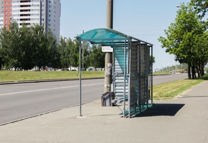 Остановка меняться. Остановки в Минске. Остановка белорусская. Фото остановок общественного транспорта. Остановки в Москве.