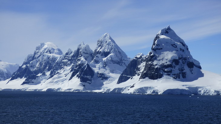 В горах Антарктиды обнаружили таинственную базу